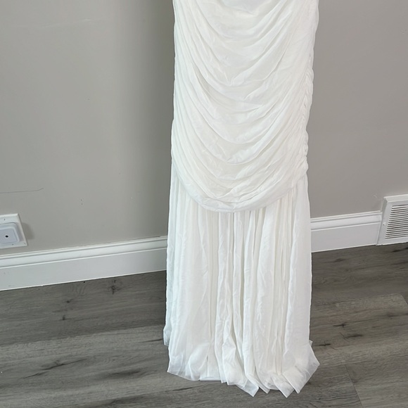 Norma Kamali Walter Fishtail Gown in Snow White - Picture 14 of 16